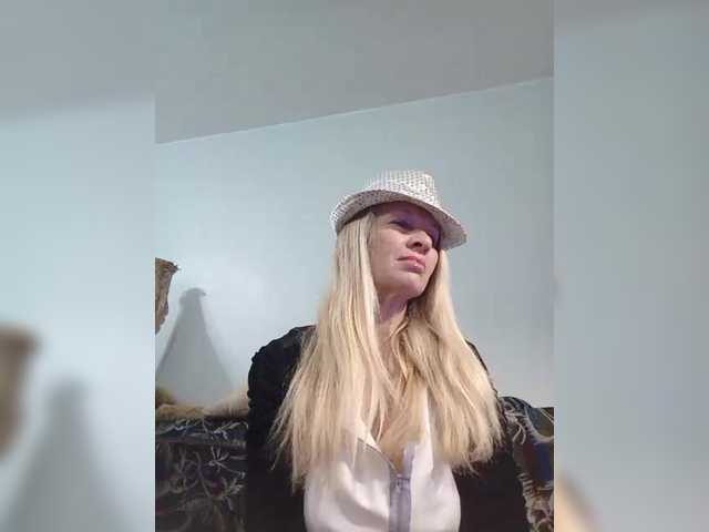 victoria71's BongaCams show and profile