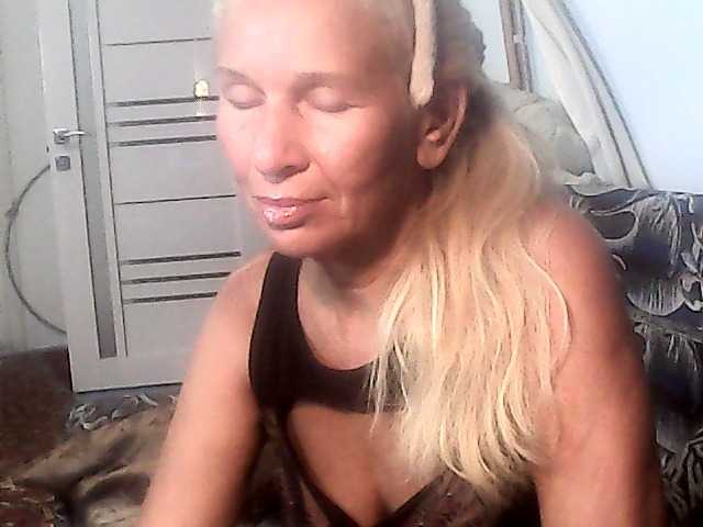 victoria71 live cam on BongaCams