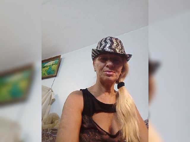victoria71 live cam on BongaCams