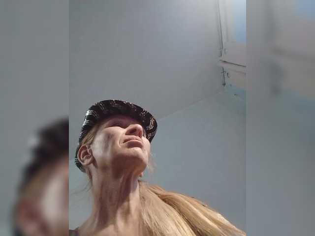 victoria71's BongaCams show and profile