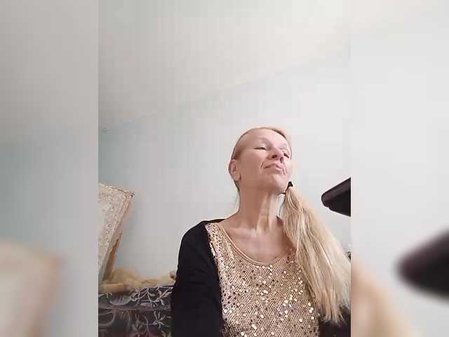 victoria71's BongaCams show and profile