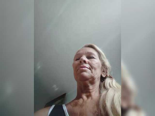 victoria71 live cam on BongaCams