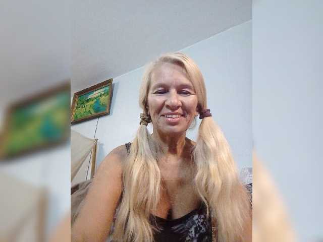 victoria71 live cam on BongaCams