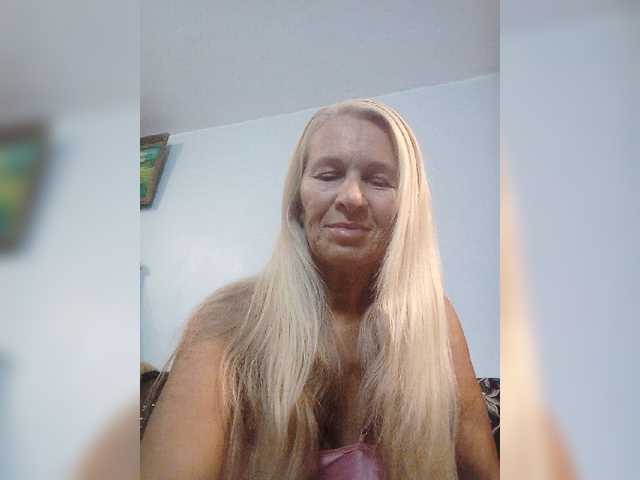 victoria71 live cam on BongaCams