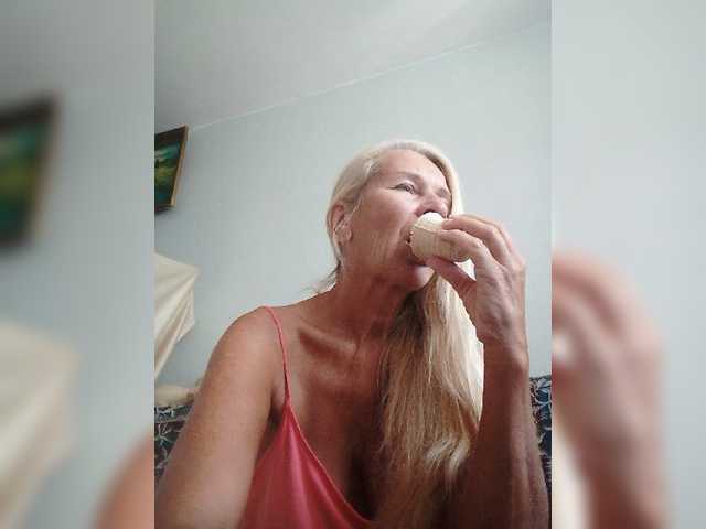 victoria71 live cam on BongaCams
