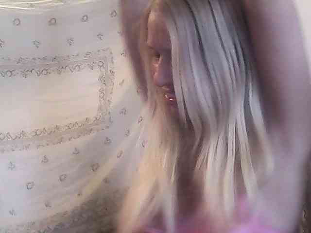 victoria71 Live Webcam on BongaCams
