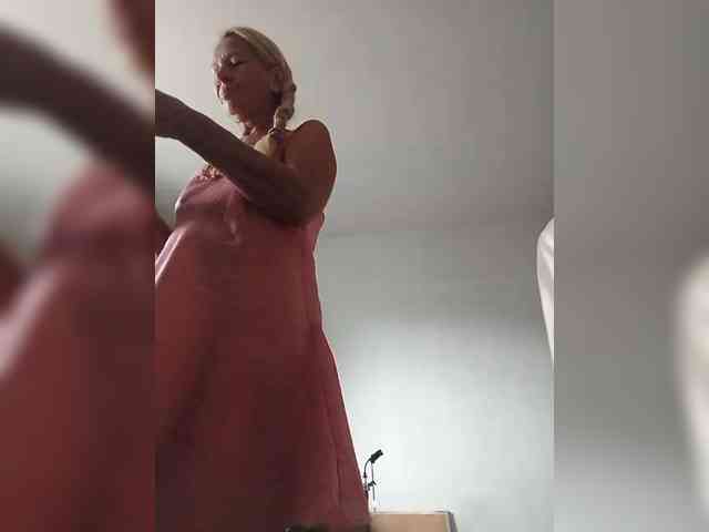 victoria71 Sex Cam Show