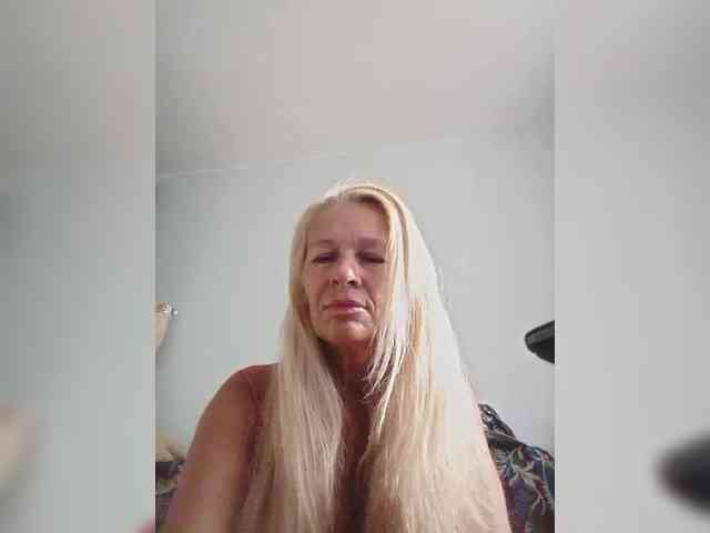 victoria71 Sex Cam Show