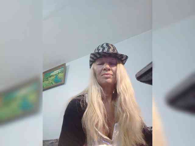 victoria71 Live Webcam on BongaCams