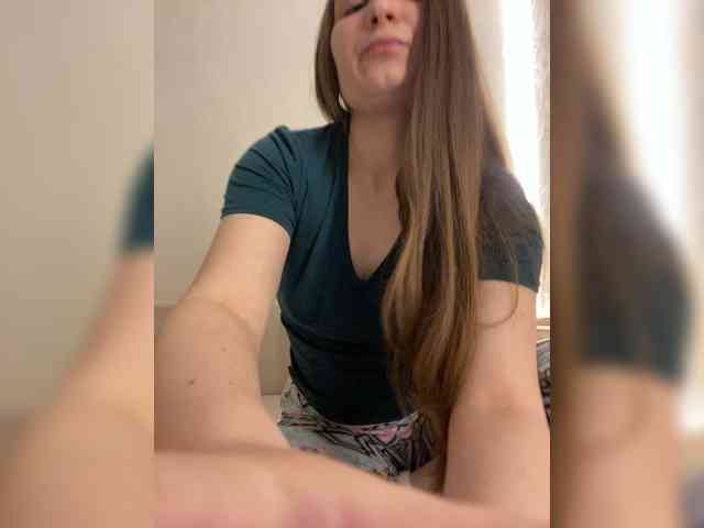 Model ini sedang live sekarang. Annafirepussy