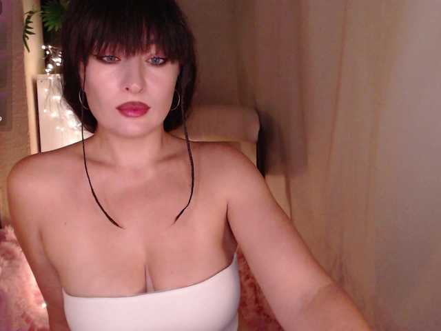 Zeeeme live cam on BongaCams
