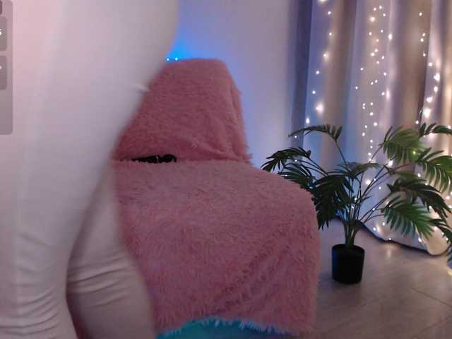 Zeeeme's BongaCams show and profile