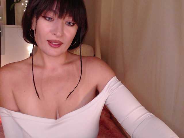 Zeeeme live cam on BongaCams