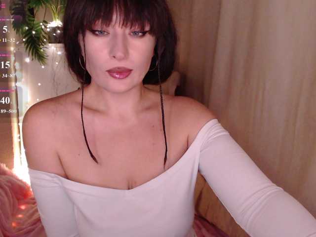 Zeeeme live cam on BongaCams