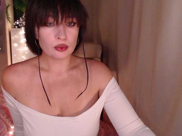 Zeeeme live cam on BongaCams