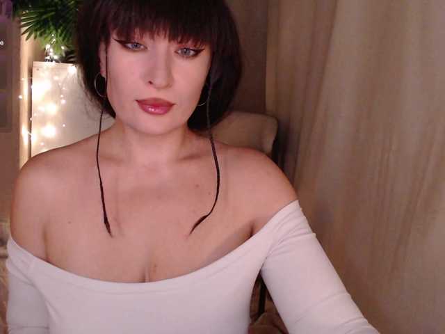 Zeeeme live cam on BongaCams