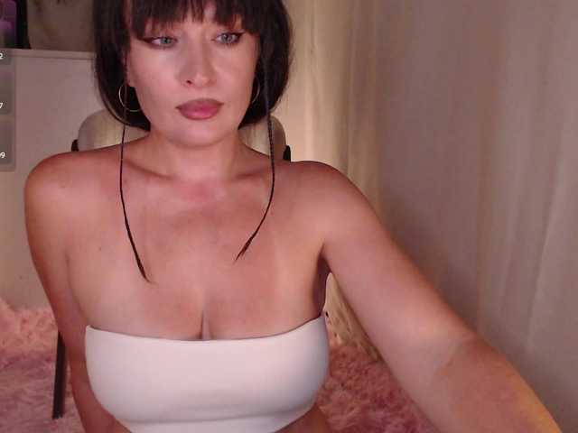 Zeeeme live cam on BongaCams