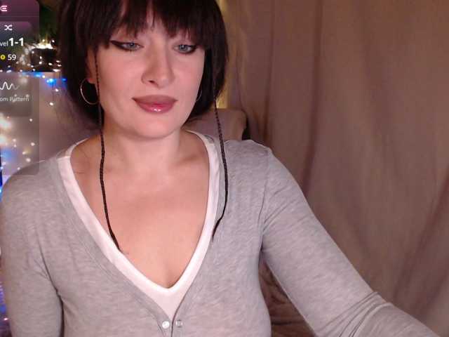 Zeeeme live cam on BongaCams