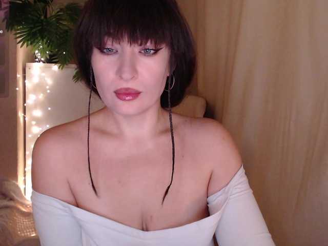 Zeeeme live cam on BongaCams
