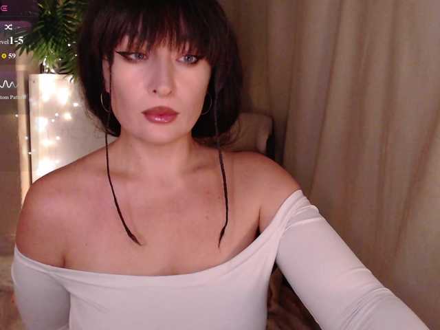 Zeeeme live cam on BongaCams