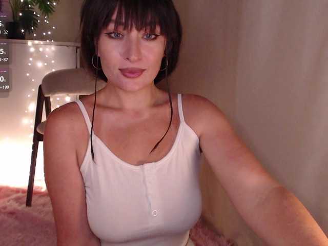 Zeeeme live cam on BongaCams