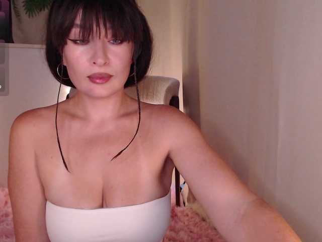 Zeeeme live cam on UnifiedCams