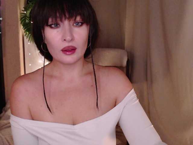 Zeeeme live cam on BongaCams