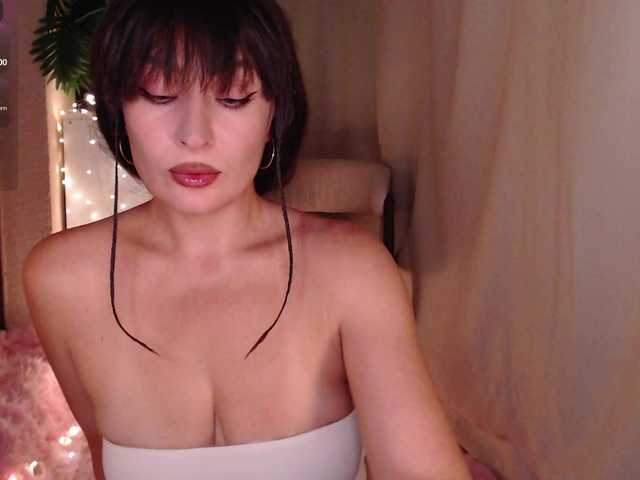 Zeeeme live cam on BongaCams