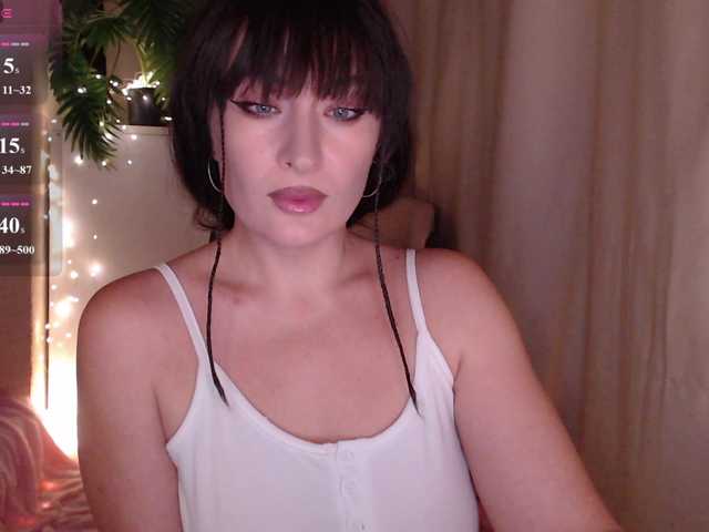 Zeeeme live cam on BongaCams