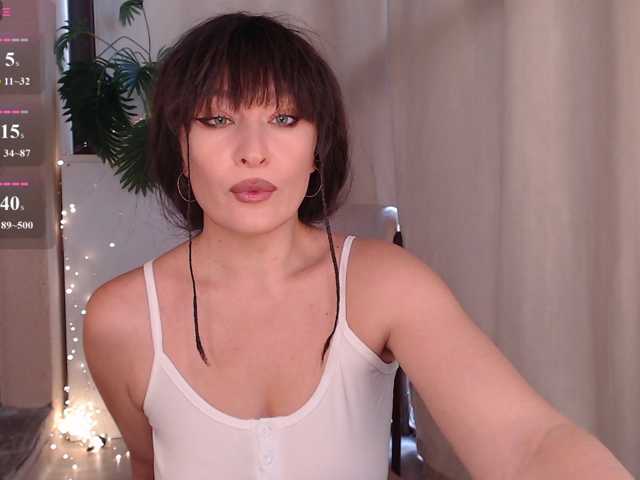 Zeeeme live cam on BongaCams