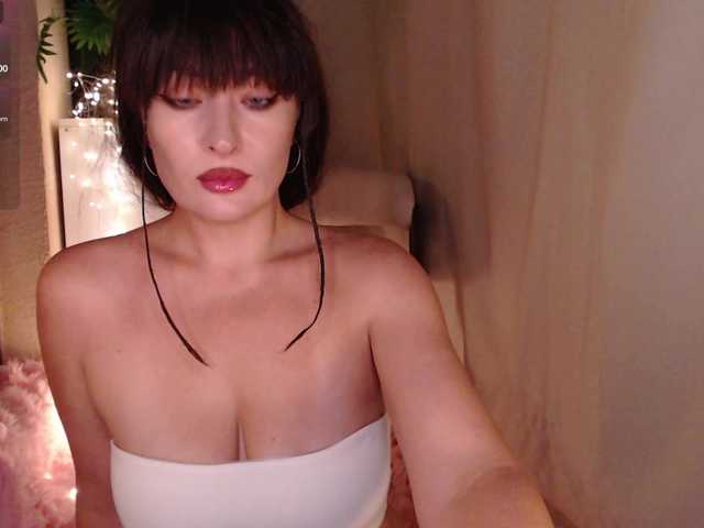 Zeeeme live cam on BongaCams