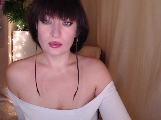 Zeeeme live cam on BongaCams