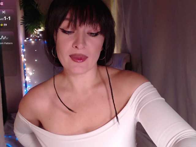 Zeeeme live cam on BongaCams