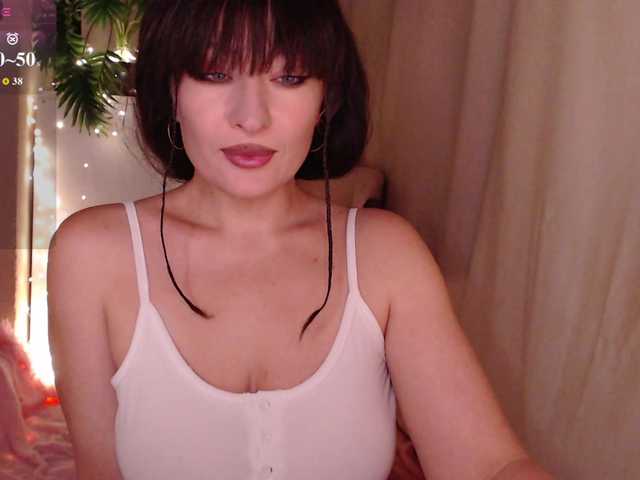 Zeeeme live cam on BongaCams