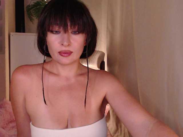 Zeeeme live cam on BongaCams