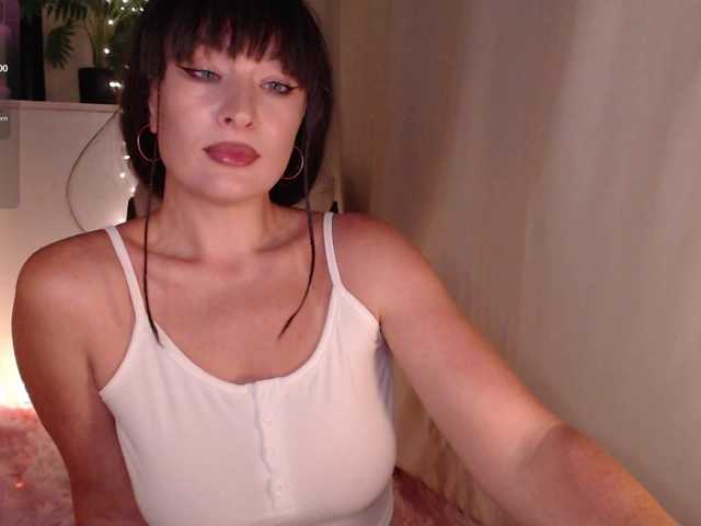 Zeeeme live cam on BongaCams