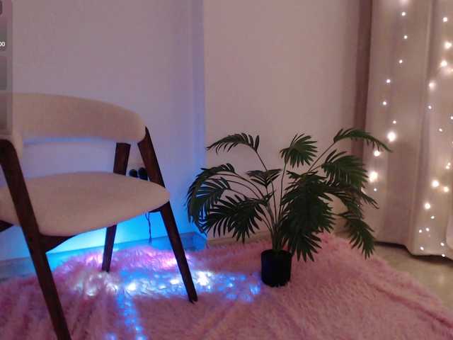 Zeeeme live cam on BongaCams
