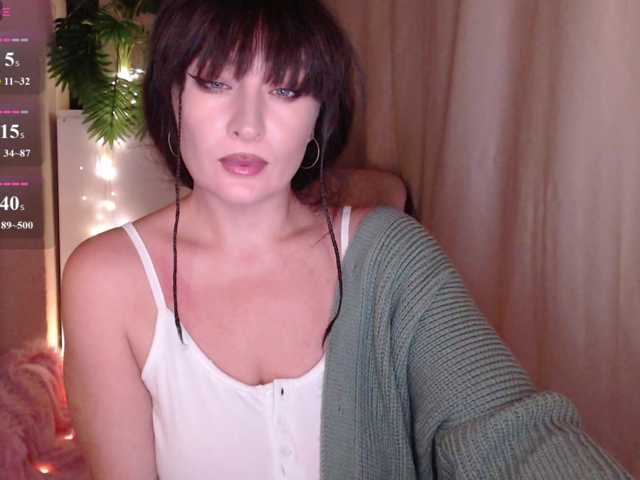 Zeeeme live cam on BongaCams