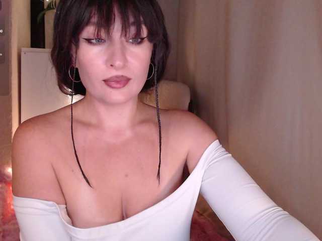 Zeeeme live cam on BongaCams