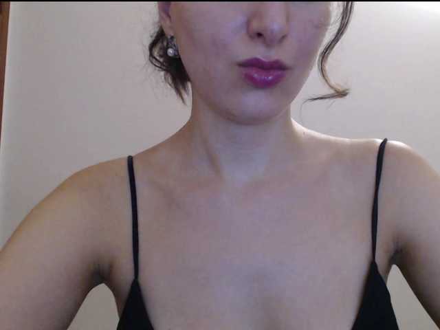 Hot-lina live cam on BongaCams