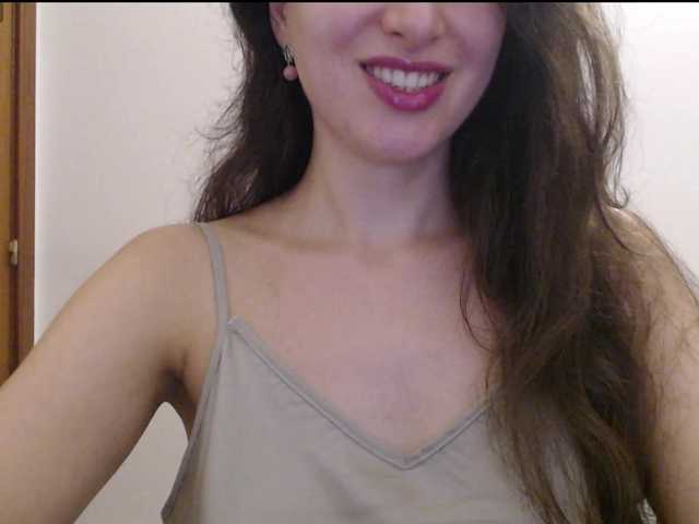Hot-lina live cam on BongaCams