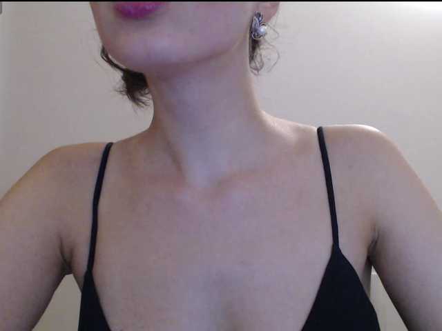 Hot-lina live webcam show
