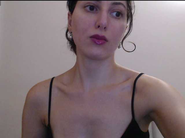 Hot-lina live webcam show
