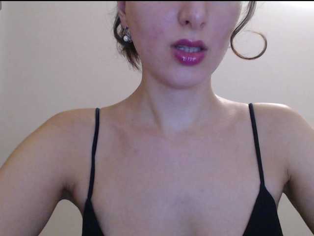 Hot-lina live webcam show