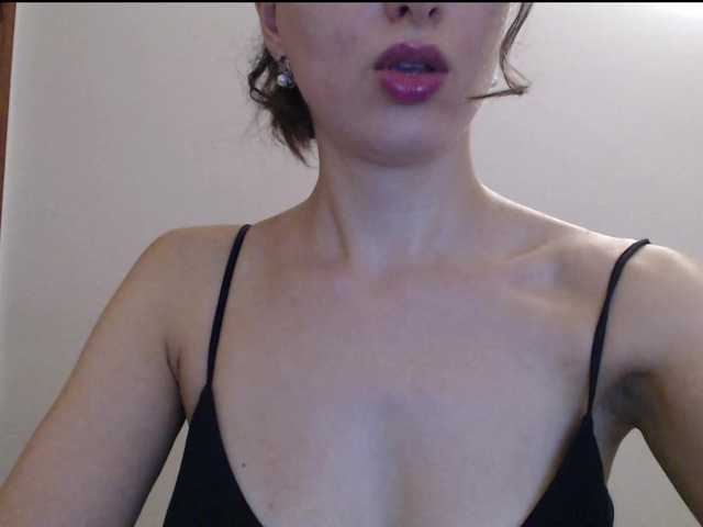 Hot-lina live webcam show