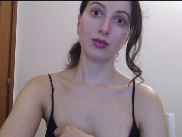 Hot-lina live cam on BongaCams