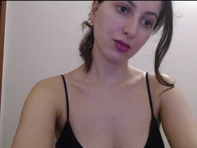 Hot-lina live cam on BongaCams