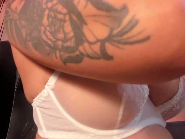 NickyLawson live cam on BongaCams