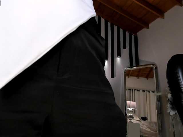 NickyLawson live webcam show