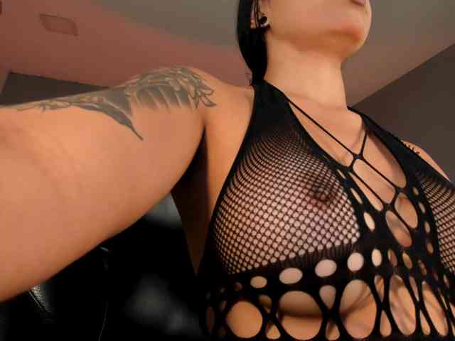 NickyLawson webcam